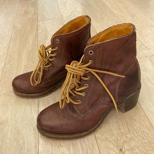 Frye Sabrina lace-up boots size 7.5